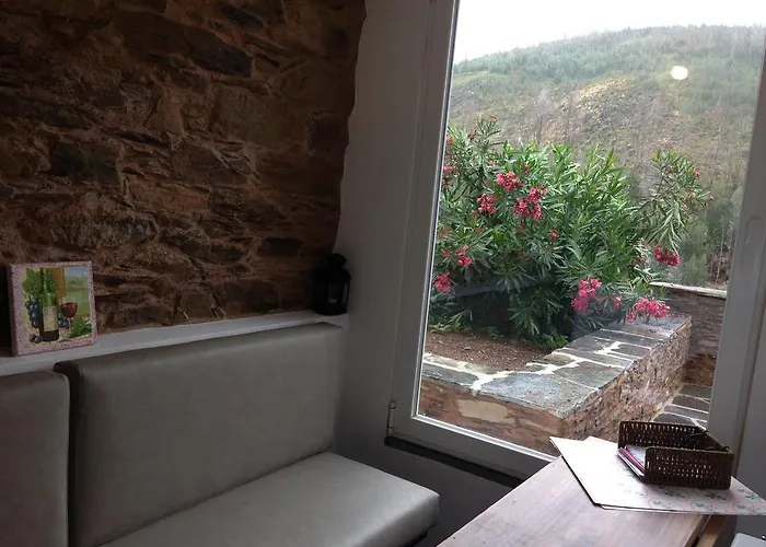 Εξοχικό σπίτι Casas Do Sinhel Cha de Alvares