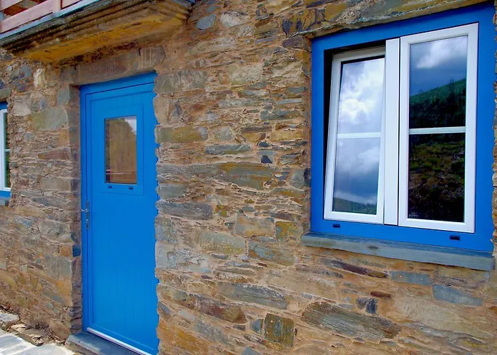 Casas Do Sinhel Cha de Alvares